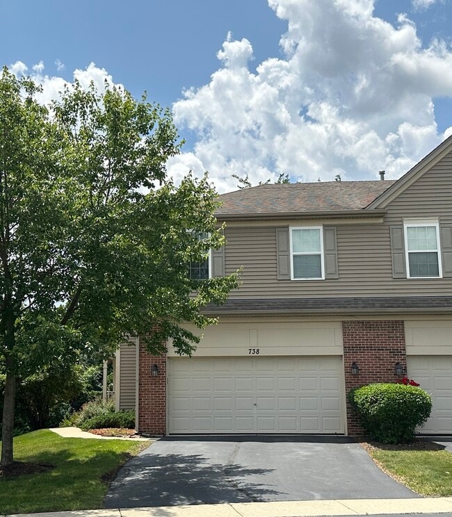 property at 738 Oak Hollow Rd