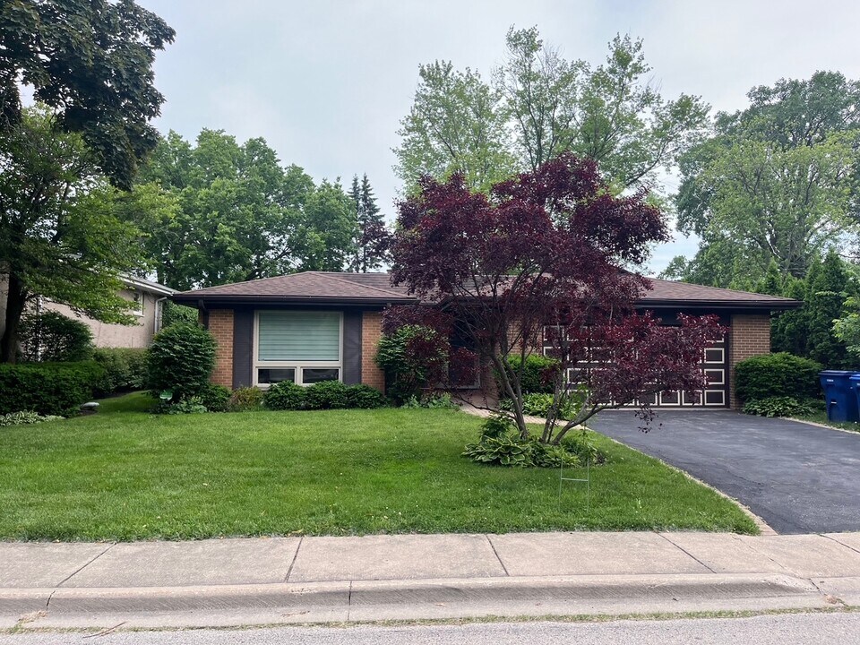 2737 Orchard Ln in Wilmette, IL - Building Photo