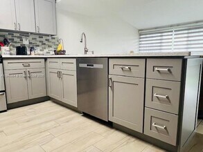 1001 SW 12th Ct in Fort Lauderdale, FL - Building Photo - Building Photo