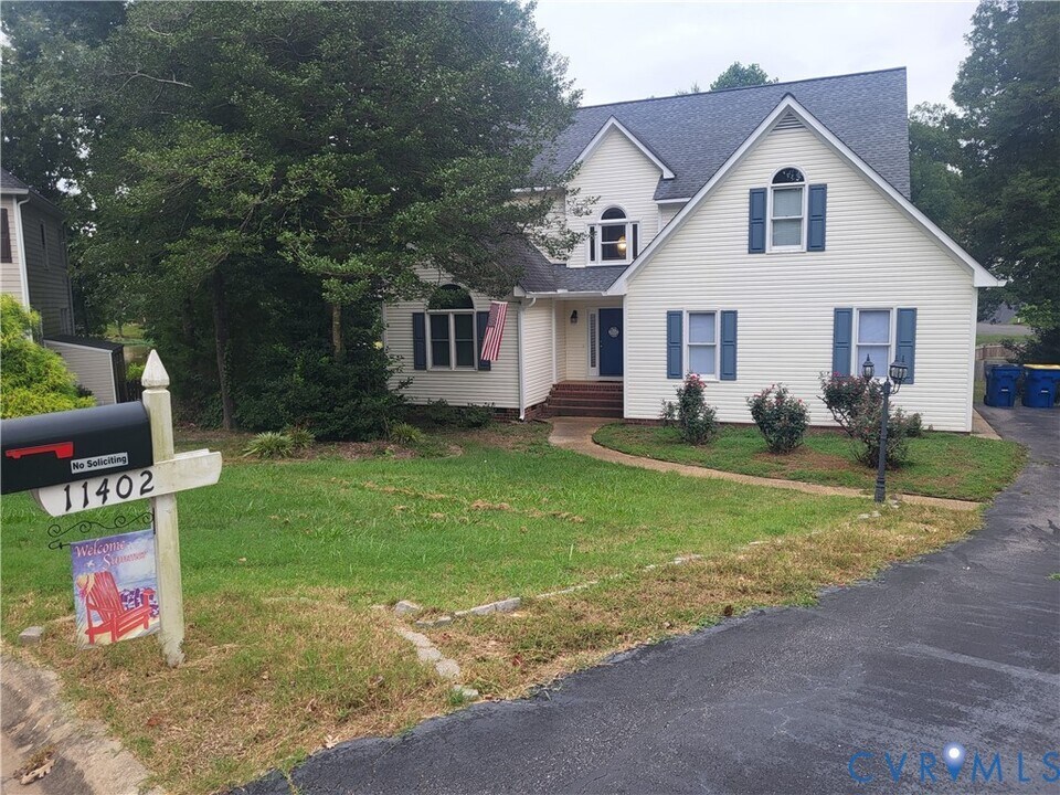 11402 Misty Arbor Pl in Chester, VA - Building Photo
