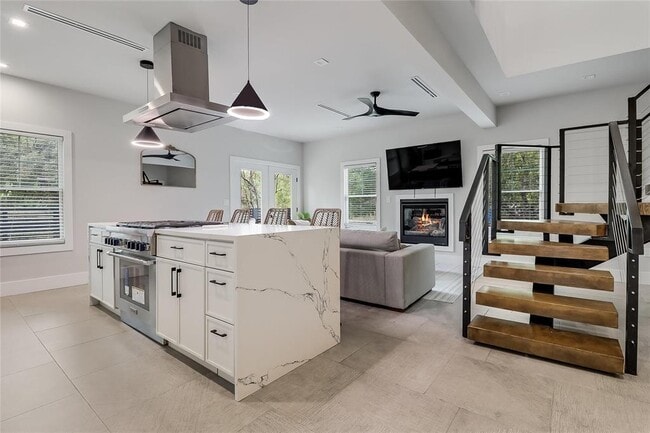 property at 1111 W Annie St