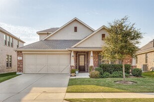 4533 Hemingway Ave in Aubrey, TX - Building Photo