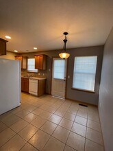 103 Spruce Ave in Clever, MO - Building Photo - Building Photo