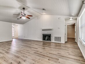 905 Valley Ct in Edmond, OK - Building Photo - Building Photo