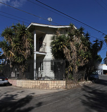 Highland Park Villas in Los Angeles, CA - Building Photo - Building Photo