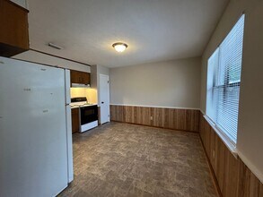 422 McCullars Ln in Oxford, AL - Foto de edificio - Building Photo