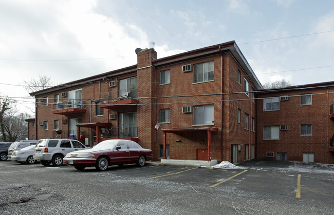 Delta House Apartments in Cincinnati, OH - Foto de edificio - Building Photo