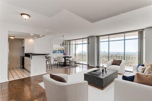 6211 W Northwest Hwy