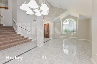 8571 Spring Green Dr in Houston, TX - Foto de edificio - Building Photo