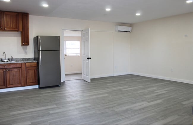 22144 Laramore Ave in Port Charlotte, FL - Building Photo - Building Photo