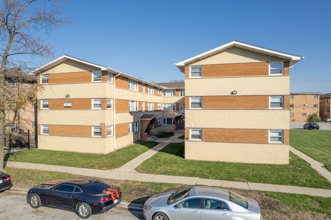 14021 S Tracy Ave in Riverdale, IL - Building Photo - Building Photo