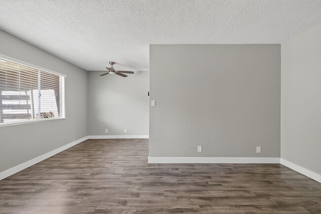 1106 Pacific Ave in Long Beach, CA - Building Photo - Building Photo