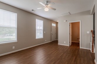 Lovell Cove in Patuxent River, MD - Building Photo - Interior Photo