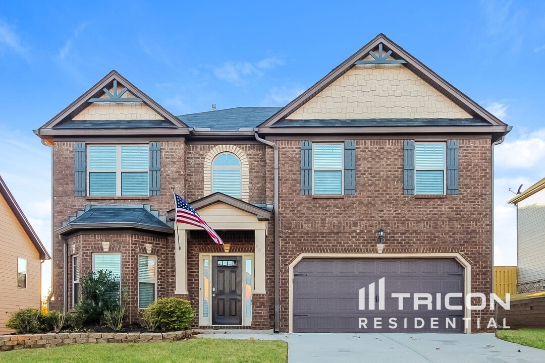 409 Akers Dr in Mcdonough, GA - Foto de edificio