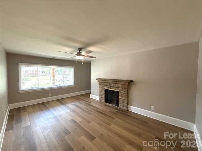 833 Mohigan St in Charlotte, NC - Building Photo - Building Photo