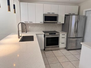 1550 NE 191st St in Miami, FL - Building Photo - Building Photo