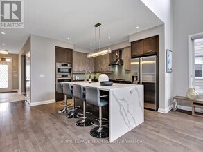 240 Escarpment Cres in Ottawa, ON - Building Photo - Building Photo