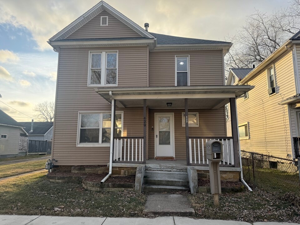 429 Maple Ave in Newark, OH - Building Photo