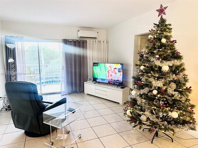 1560 NE 127th St in North Miami, FL - Building Photo - Building Photo