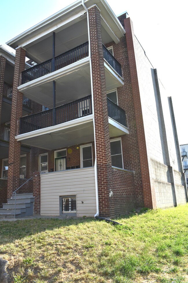 2444 Callow Ave in Baltimore, MD - Building Photo - Building Photo