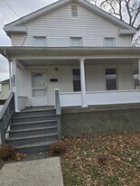 229 W 5th St, Unit apartment 1 in Monroe, MI - Building Photo