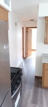 6011 W Lapham St, Unit upper in West Allis, WI - Foto de edificio - Building Photo