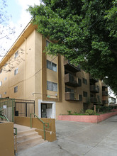 1411 N Fuller Ave in Los Angeles, CA - Building Photo - Building Photo