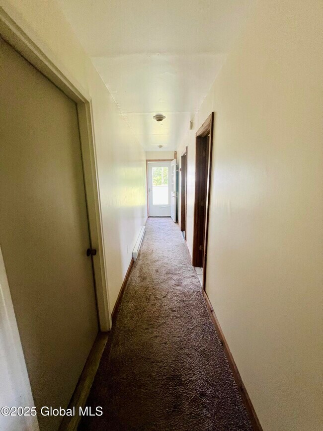 47 Tower Rd in New Baltimore, NY - Building Photo - Building Photo