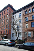 102 W 76th St in New York, NY - Building Photo - Building Photo