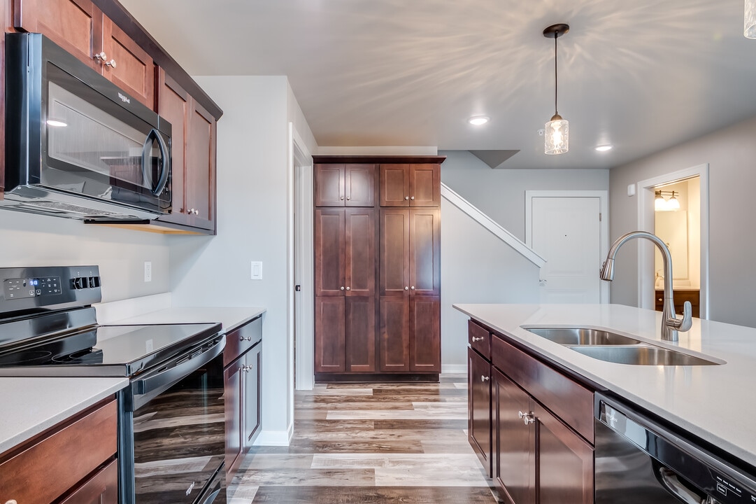 Duck Creek Landing Apartments in Green Bay, WI - Building Photo