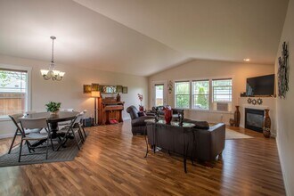 1900 Teal Dr in Kalispell, MT - Building Photo - Building Photo