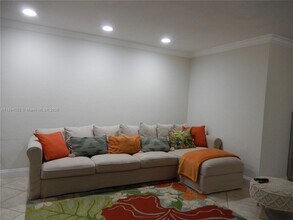 16000 Kilmarnock Dr in Hialeah, FL - Building Photo - Building Photo