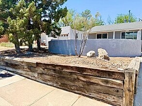 317 Morningside Dr SE in Albuquerque, NM - Building Photo - Building Photo