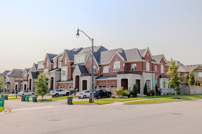 2-14 Little Britain Cres in Brampton, ON - Building Photo - Building Photo