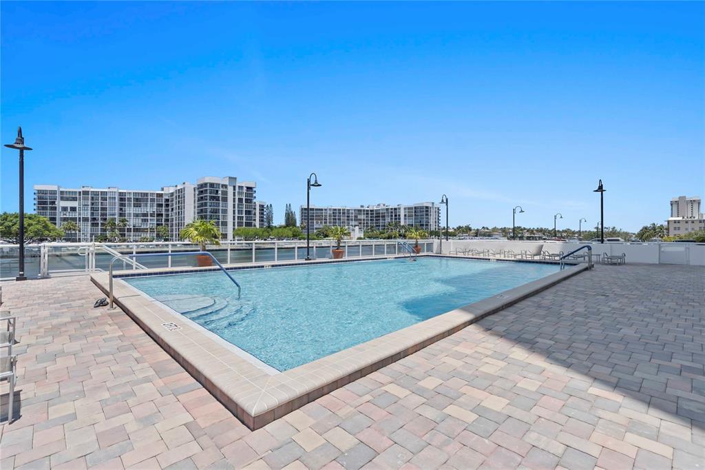 3000 S Ocean Dr, Unit 1414 in Hollywood, FL - Building Photo