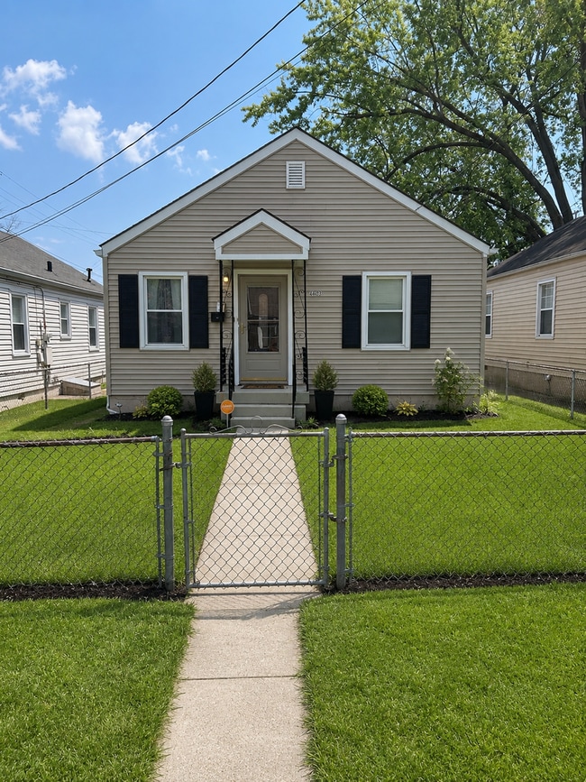 property at 4403 Gatewood Ave