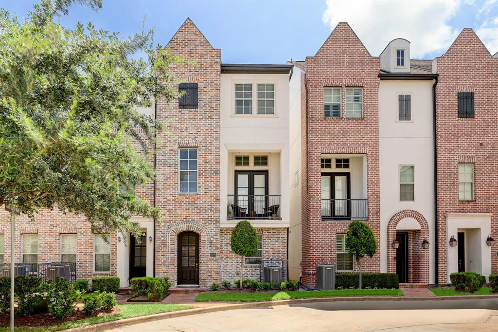 9609 Fannin St in Houston, TX - Building Photo