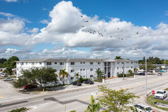 White House Apartments in North Miami, FL - Building Photo - Building Photo