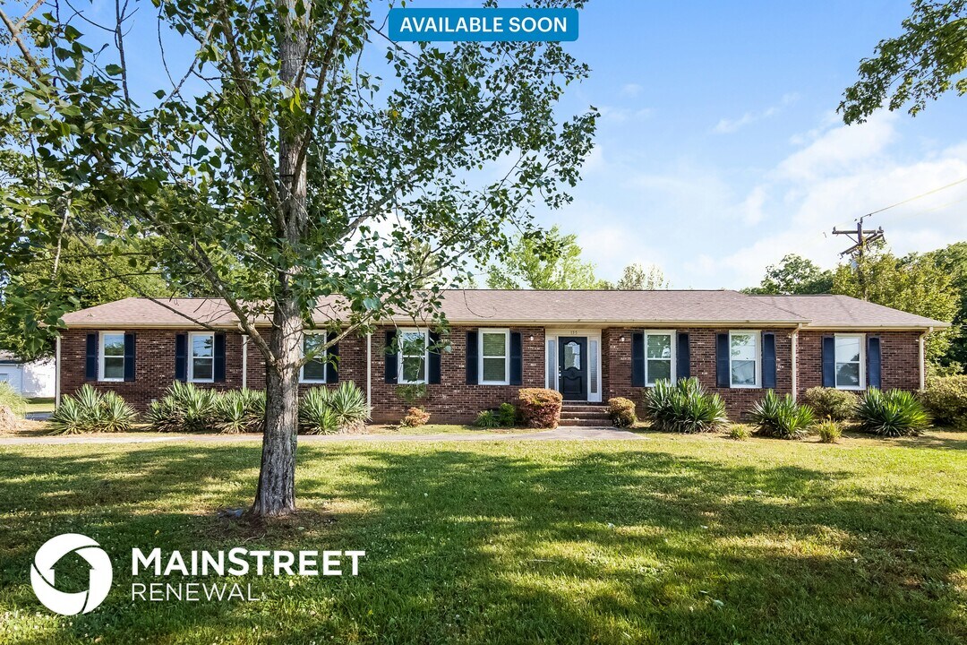 135 Dundee Dr in Kannapolis, NC - Building Photo