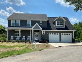 147 Morris Ct in Culloden, WV - Building Photo