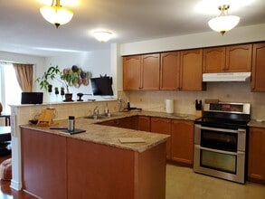 336 Riversedge Crescent in Ottawa, ON - Building Photo - Building Photo