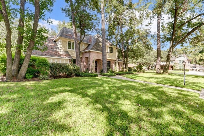 property at 5502 Fountainbridge Ln