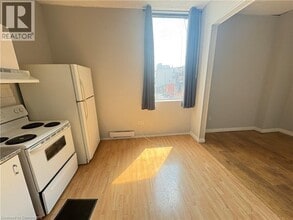 7 Mary St in Hamilton, ON - Building Photo - Building Photo