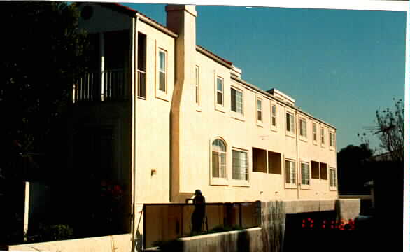 14620 S Berendo Ave in Gardena, CA - Building Photo