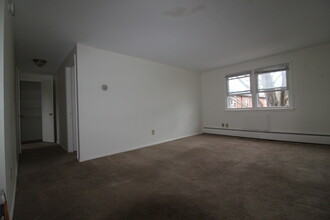 50 Orchard St, Unit 60-3 in East Hartford, CT - Building Photo - Building Photo