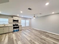 7204 Sandle St photo'