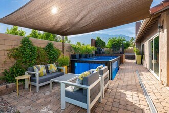 1289 E Caleta Way in Palm Springs, CA - Building Photo - Building Photo