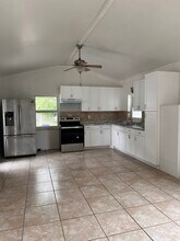 6124 SW 38th St in Miramar, FL - Building Photo - Building Photo