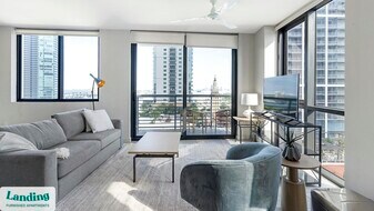 698 NE 1st Ave in Miami, FL - Building Photo