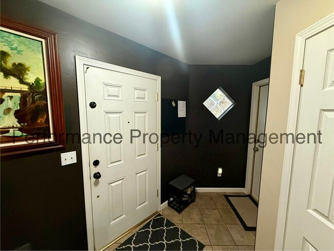 4000 Viverone Ln in Bakersfield, CA - Building Photo - Building Photo